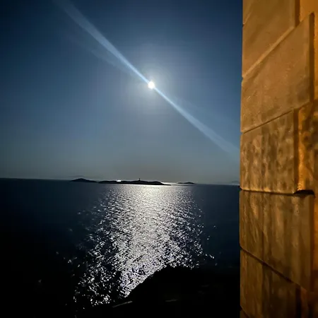 Salty -syros *