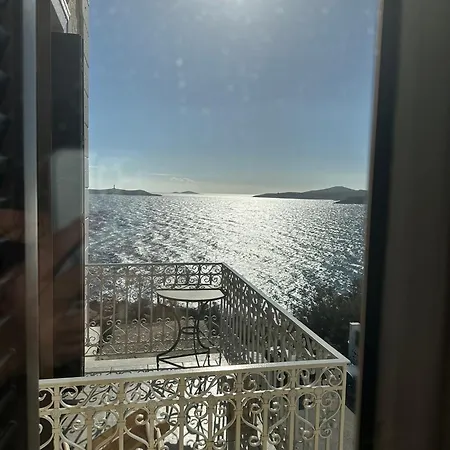 Salty -syros * Ermoupoli